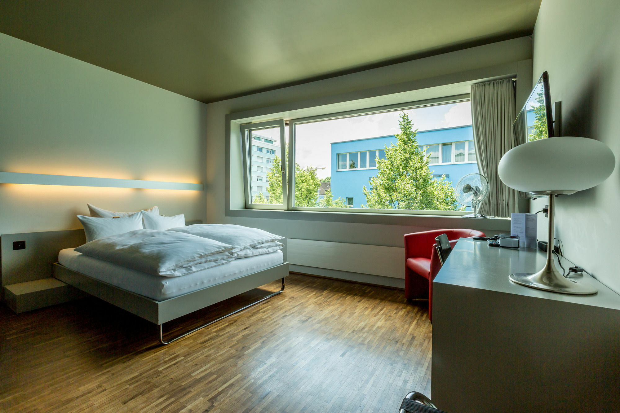 Dasbreitehotel Am Rhein Basilea Exterior foto